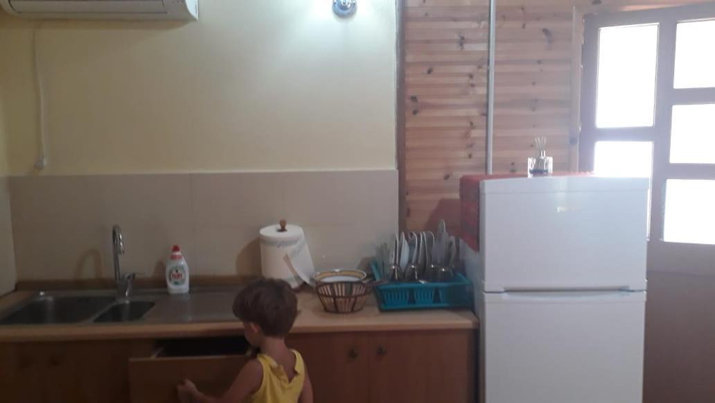 Apartamento Kolonia E Artistave Velipojë Exterior foto